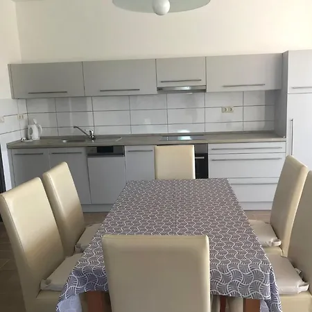 Διαμέρισμα Rita *